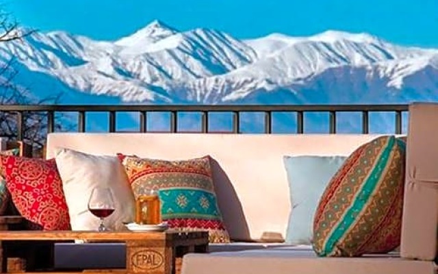 Hotel Tela & Mareli Winery