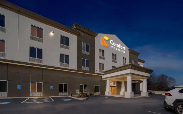 Comfort Inn & Suites Plainville-Foxboro