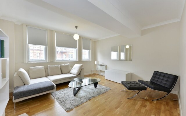 South Kensington Apartment