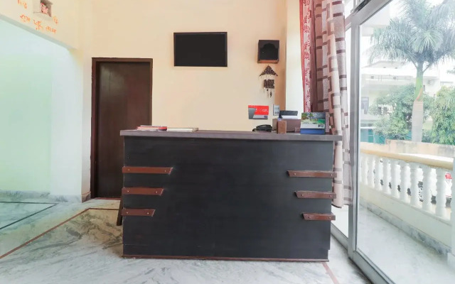 Rj 14 Home Stay By OYO Rooms