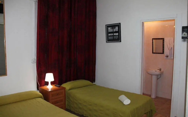 Casa De Huespedes Lemus