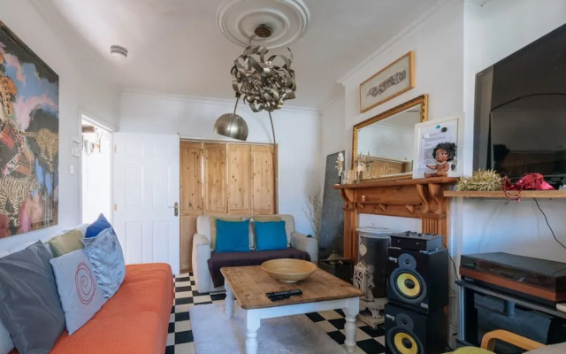 Vibrant & Eclectic 3 Bedroom Flat - Bedminster, Bristol!