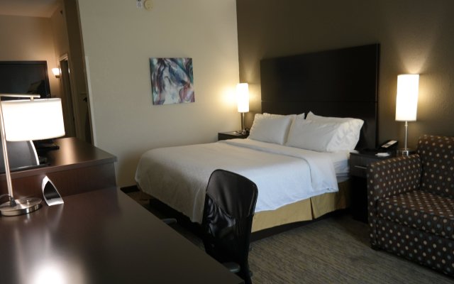 Holiday Inn Express Fredericksburg Southpoint, an IHG Hotel