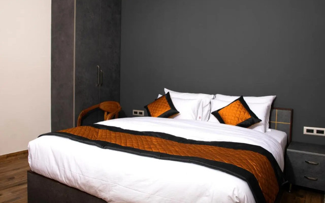 Dev Royale Hotel