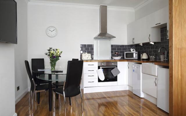 Edinburgh City Centre Apartment