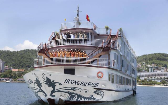 Huong Hai Sealife Cruise