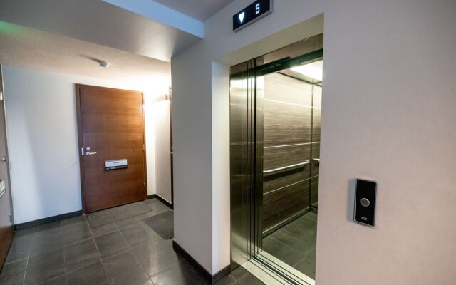 2ndhomes Gorgeous & Modern 2BR Apartment