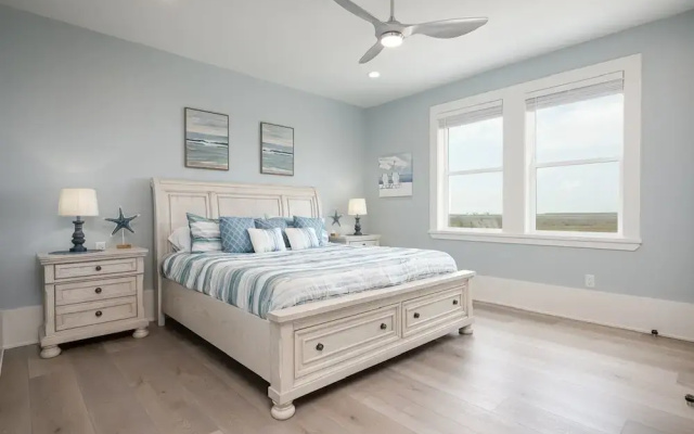 Fins & Feathers 3 Bedroom Home