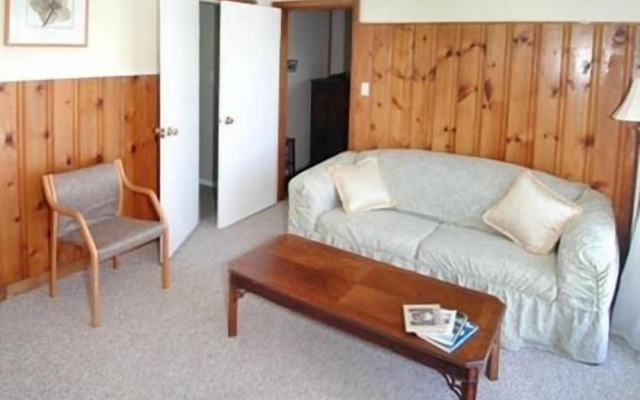 Ty Collwyn Waterfront Retreat