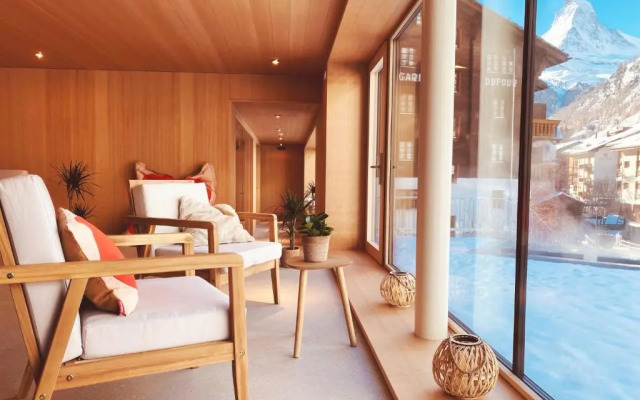 Julen Wendelin, Hotel Touring