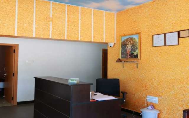 Aryas Residency