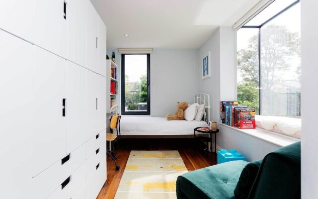 Pared-back Elegance