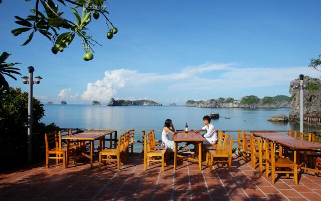 Monkey Island Resort