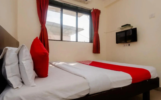 OYO 23285 The Diplomat Lodging