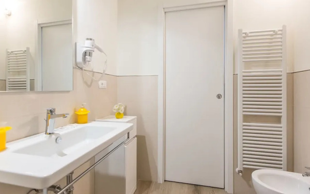 Rental In Rome Trastevere White Apartment
