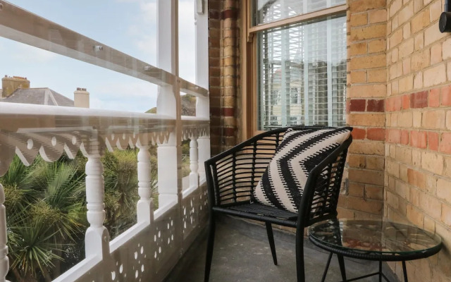 7 Belgrave Apartments