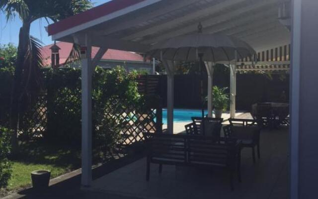 Villa de charme avec piscine residence securisee