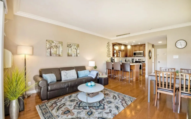 Southern Exposure w/ Private Balcony