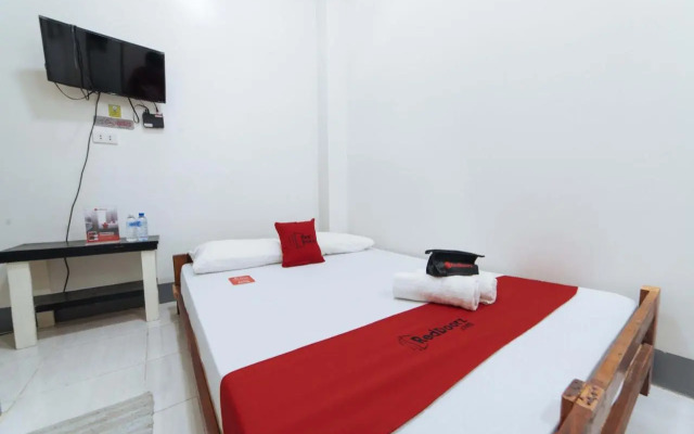 Mark & Marlie Pensionhouse by RedDoorz