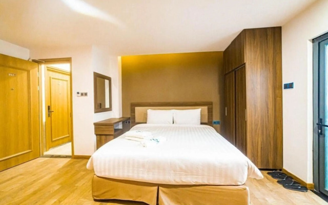 Q Hotel
