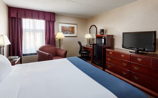 Red Roof Inn & Suites Newport News