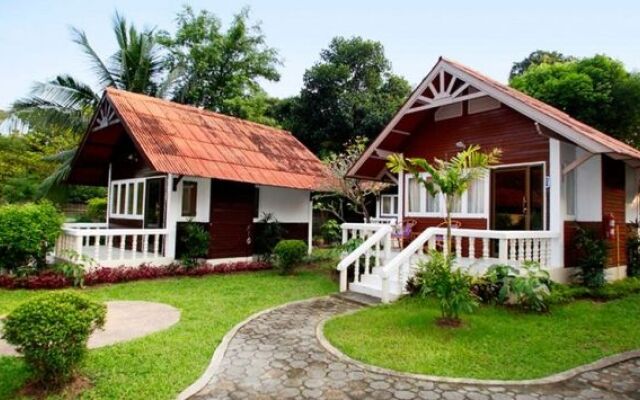 Bungalows At Bophut