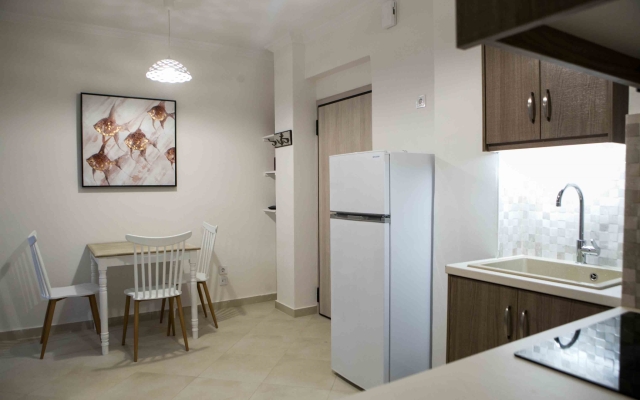 Best House, Kolchidos, Ampelokipoi Metro, Athens