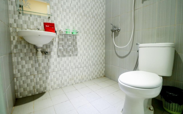 RedDoorz near Pasar Tarapung Siring Banjarmasin