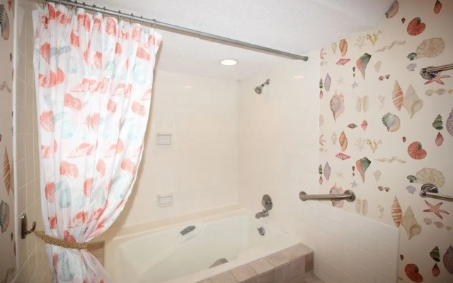 2376 Lighthouse Tennis by RedAwning