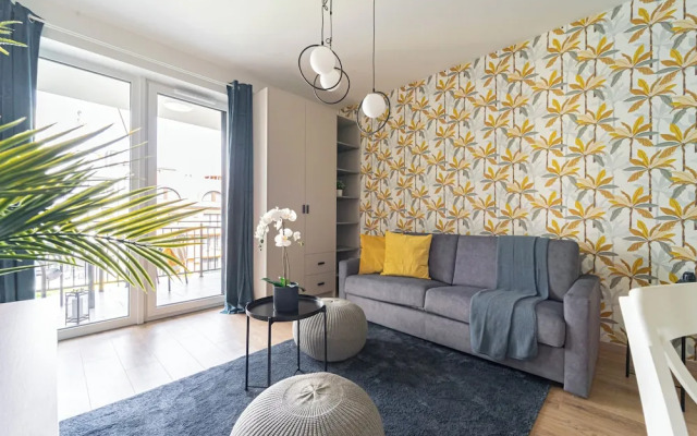 WestSide Garden Apartments by Urbanrent