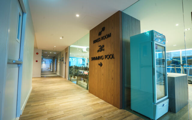 New Season Square Hotel