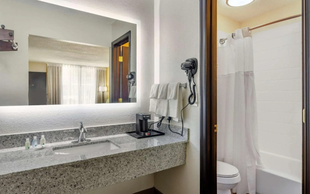 Quality Inn Verona - Staunton North
