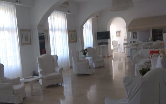 Paradise Art Hotel