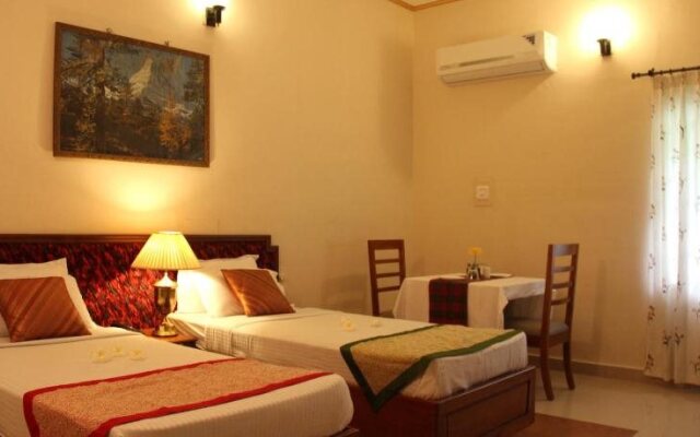 Issacs The Resort
