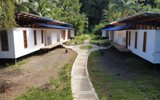 Pacific Waves Hostel & Surf