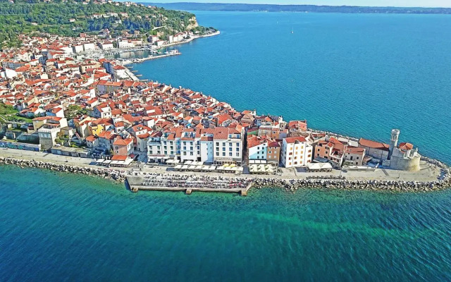 Ribiška hiša - Old Piran Fisherman's House