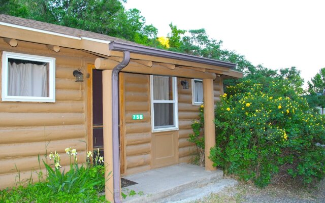 Yellowstone Hot Spring Cabins