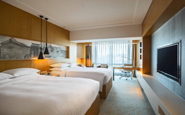 Отель Renaissance Beijing Wangfujing Hotel