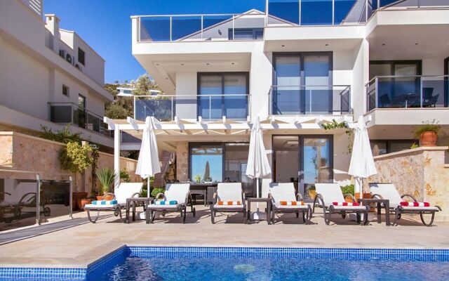 Villa Coast 2