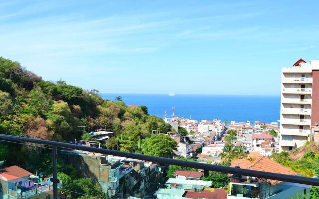 Condo Torre Diamante 305 by MDR