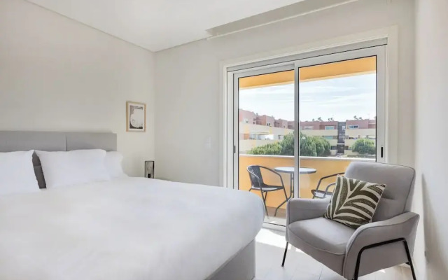 The Pine Flat with Pool at Furadouro