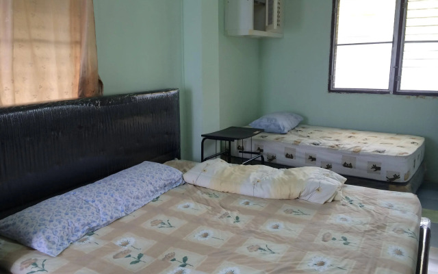 OYO 471 Sunshine Apartment