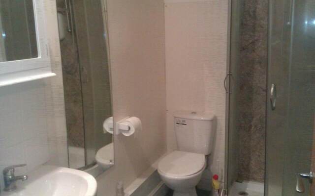 OYO The Maidstone GuestHouse