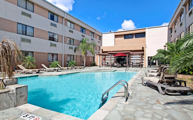 Ramada by Wyndham Houston Intercontinental Airport South
