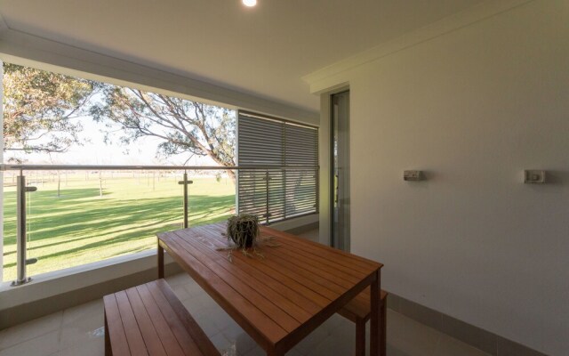 Lakeview Apartment Suite 06