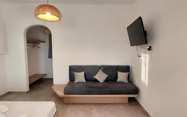 Casa Di Kimolos Apartments