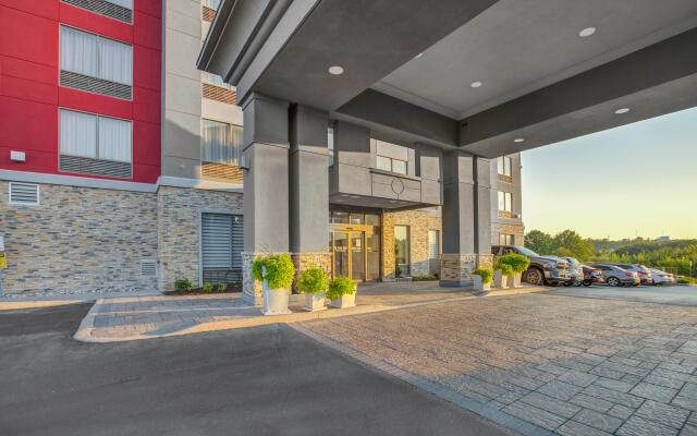 Holiday Inn Express & Suites Woodstock South, an IHG Hotel