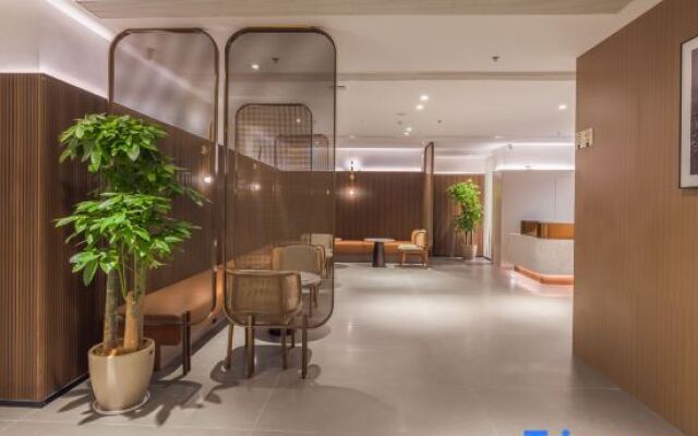 Starway Hotel (Ningbo Railway Station South Square)