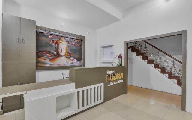 OYO 82070 Rudra Guest House