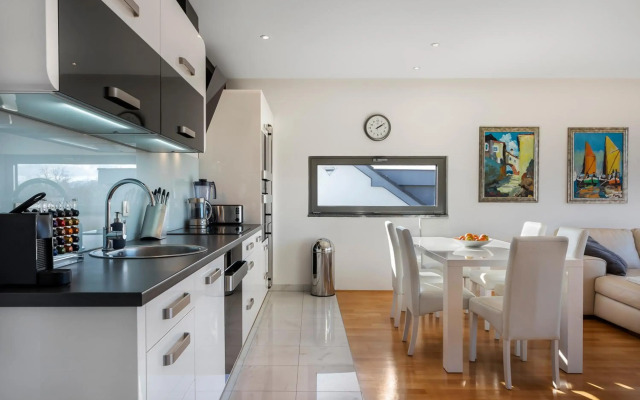 Contemporary apartment with rooftop terrace in Maribor